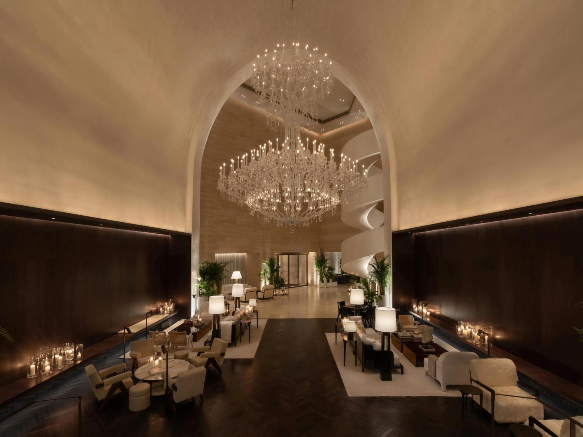 The Dubai Edition Exteriör bild The lobby of the Ritz-Carlton, Dubai
